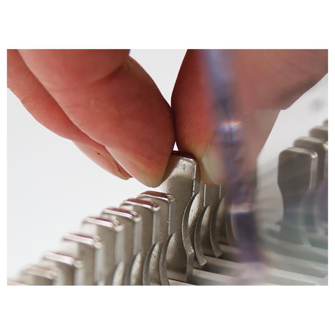 Perforelieur manuel anneaux métalliques pas 2:1 ECO S 360 RENZ — Détails dents métalliques