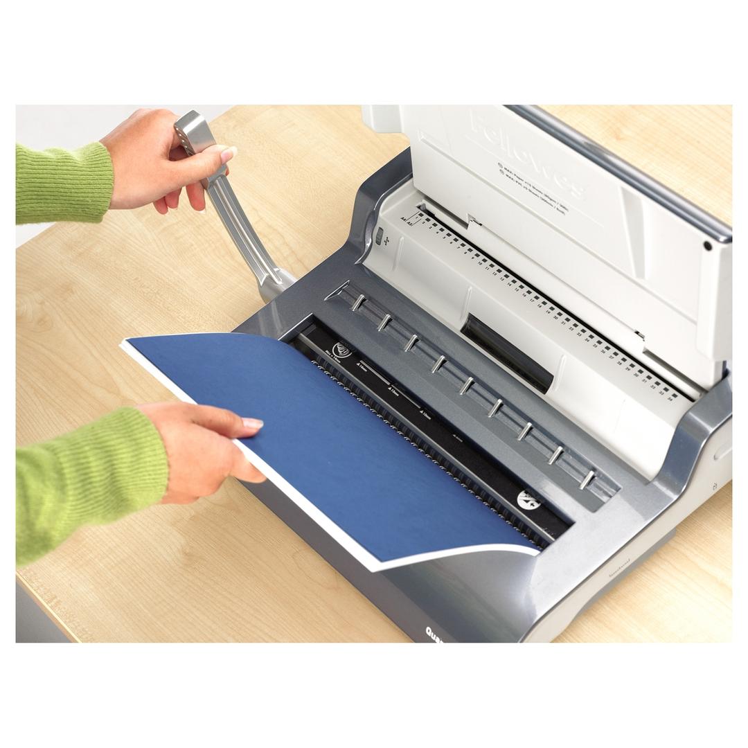 Perforelieur manuel anneaux métalliques pas 3:1 Quasar Wire FELLOWES — En situation