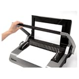 Perforelieur manuel anneaux plastiques pas US Galaxy 500 FELLOWES — En fonctionnement