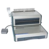 Perforelieur électrique à pédale anneaux plastiques 21 boucles Pas US PB-6E21 RECOSYSTEMS - Perforelieur électrique RECOsystems PB 6 E avec sa pédale, vu de trois quarts