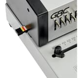 Perforelieur électrique anneaux plastiques pas US CB25E Pro GBC - Réglage latéral pour formats