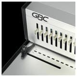 Perforelieur manuel anneaux plastiques pas US CB30 Pro GBC — Avec guide papier réglable pour format a4