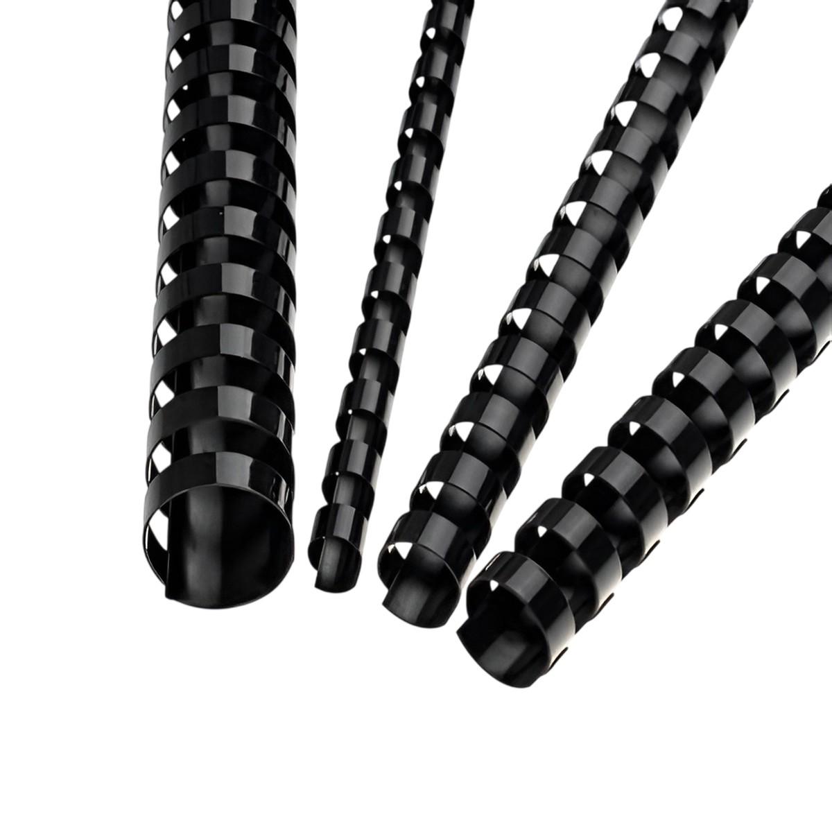 100 anneaux plastiques A4 21 boucles 8 mm noirs — Quatre peignes de reliure plastiques noirs de diamètres différents, posés en diagonale, anneaux ouverts vers l'avant